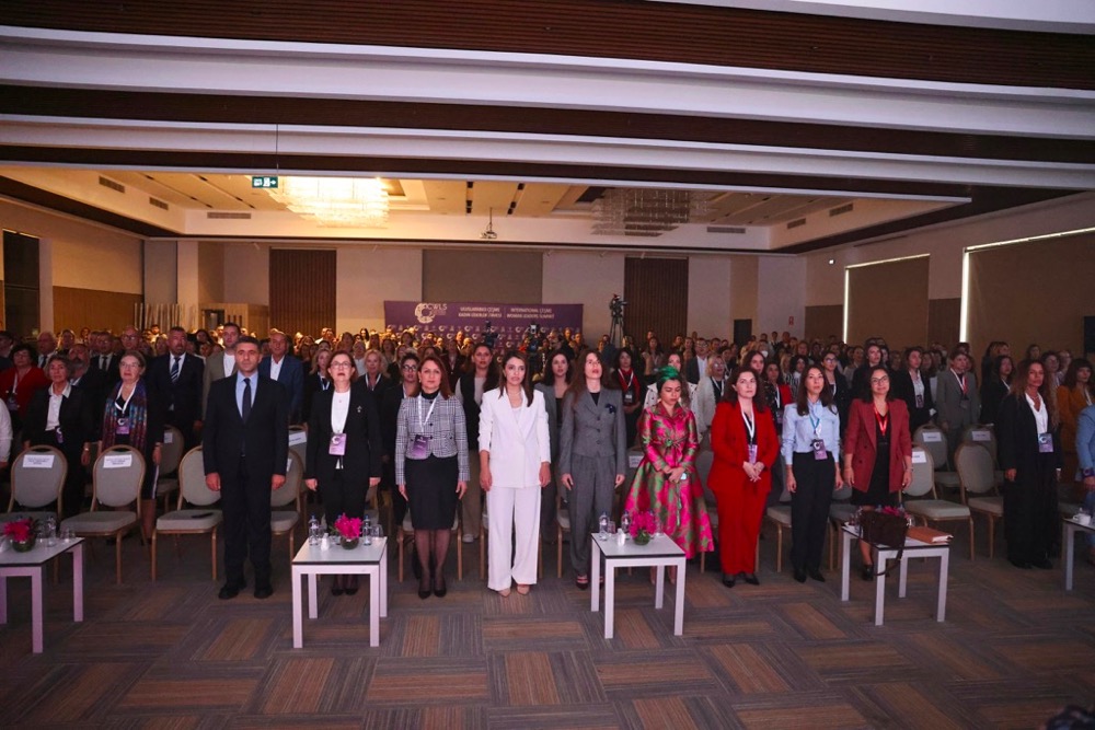 Kadın görünürlüğü, eşit temsil ve dayanışma Çeşme’den yükseliyor