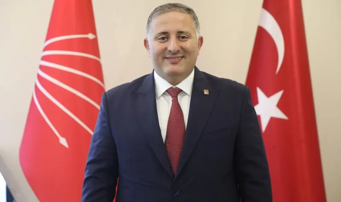 CHP İzmir İl Kongresi öncesi hareketli saatler yaşandı. Genel Merkez’in