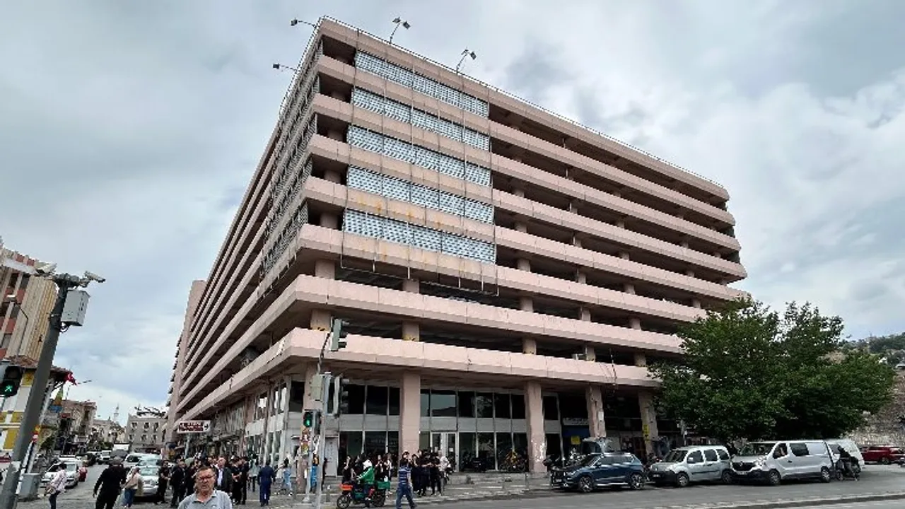 İzmir Büyükşehir Belediyesi, Çankaya Katlı Otoparkı’nın hizmete kapatılmasının keyfi değil,