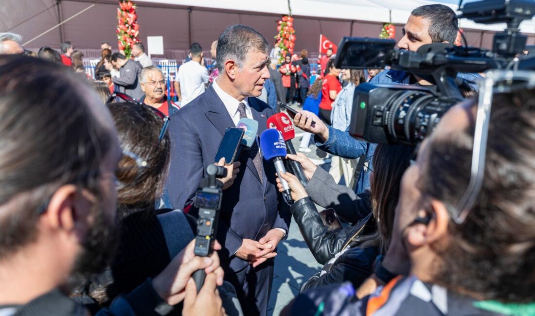 İzmir Büyükşehir Belediye Başkanı Dr. Cemil Tugay, su temin etme