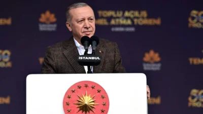 Sultanbeyli Toplu Açılış ve Temel Atma Töreni'nde açıklama yapan AKP'li