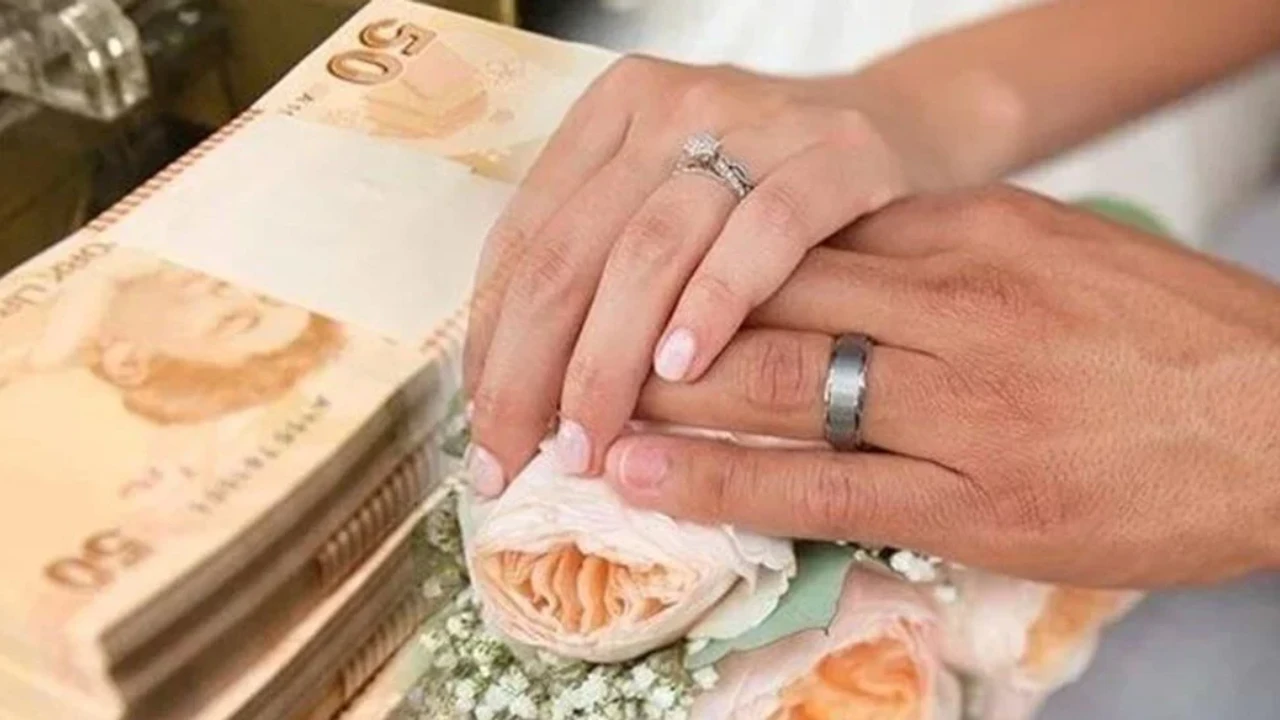 Aile ve Sosyal Hizmetler Bakanı Mahinur Özdemir Göktaş, evlenmek isteyen