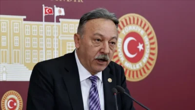 CHP İzmir siyasetinin önemli isimlerinden olan Tacettin Bayır, CHP İzmir