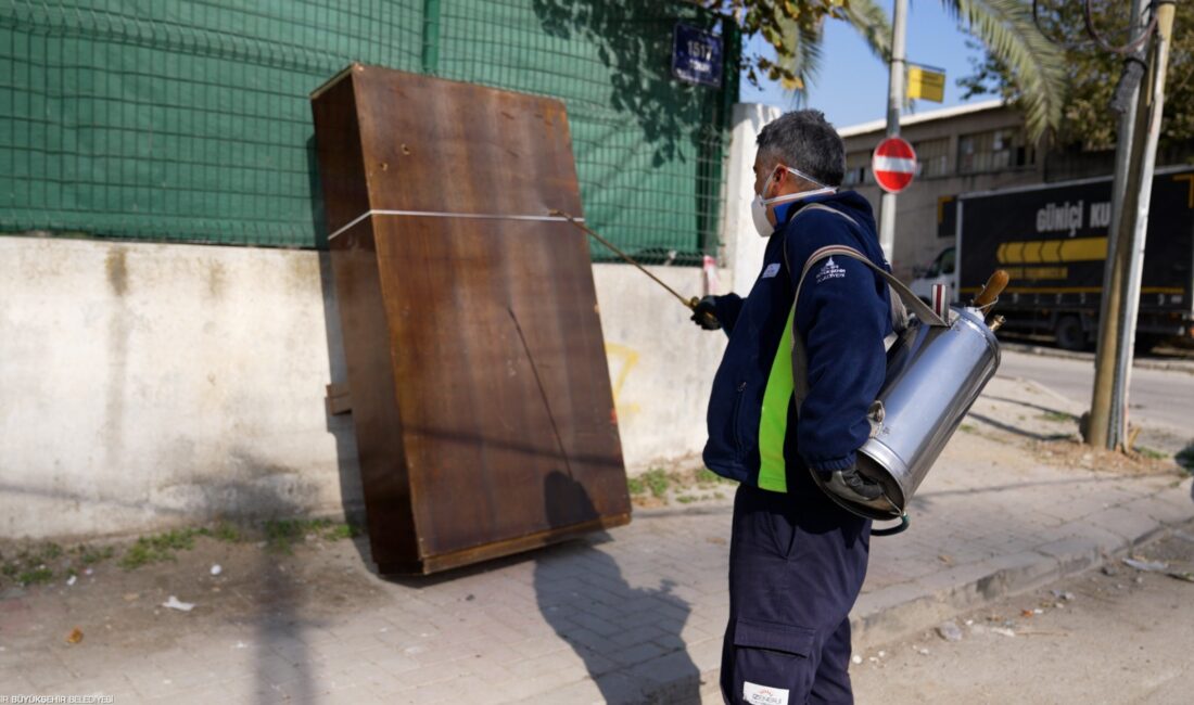 İzmir Büyükşehir Belediyesi, iklim değişikliği nedeniyle artan karasinek popülasyonuna karşı