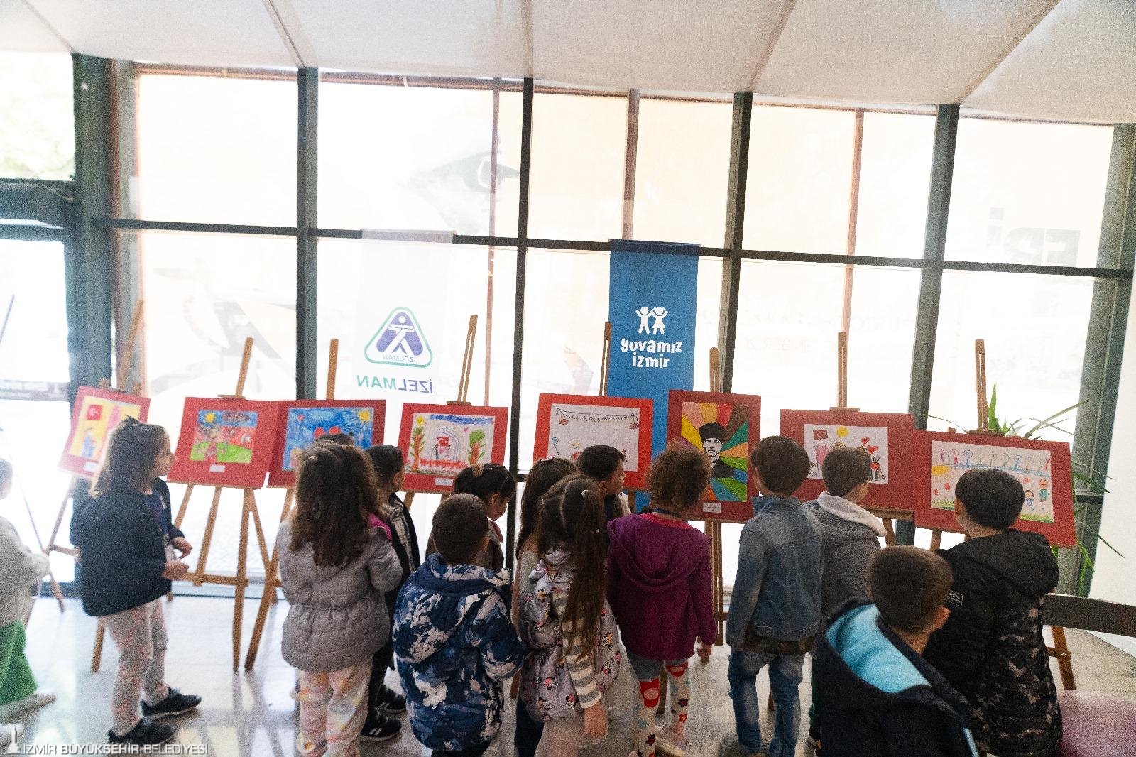 İzmir Büyükşehir Belediyesi’nin Yuvamız İzmir Çocuk Etkinlik Merkezlerinde eğitim gören