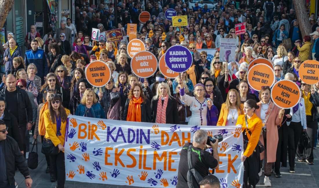 Karşıyaka kadına şiddete karşı! ‘Şiddete Karşı Ses Çıkar’ yürüyüşü ve dayanışma zinciri Karşıyaka Belediyesi, 25 Kasım Kadına Yönelik Şiddete Karşı Uluslararası Mücadele