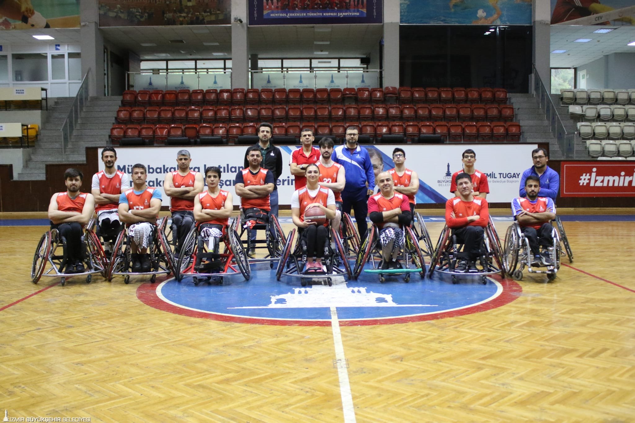 İzmir Büyükşehir Belediyesi Spor Kulübü Tekerlekli Sandalye Basketbol Takımı, bu