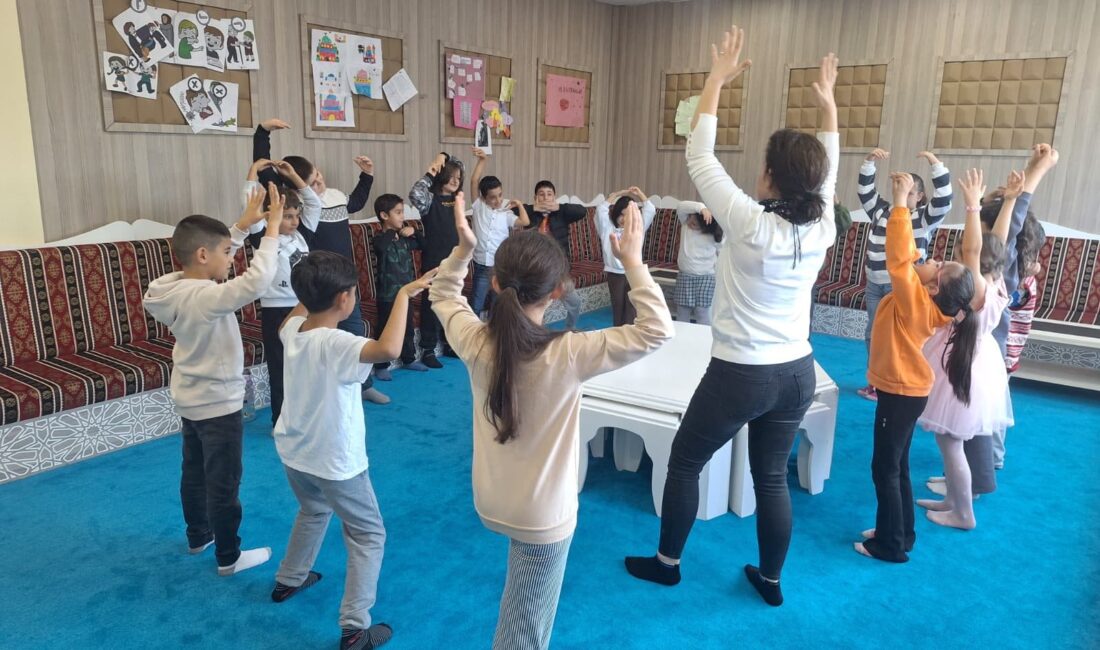 İzmir Büyükşehir Belediyesi Akdeniz Akademisi’nin yürüttüğü “Akdeniz: İlk Zamanlar Ülkesi”