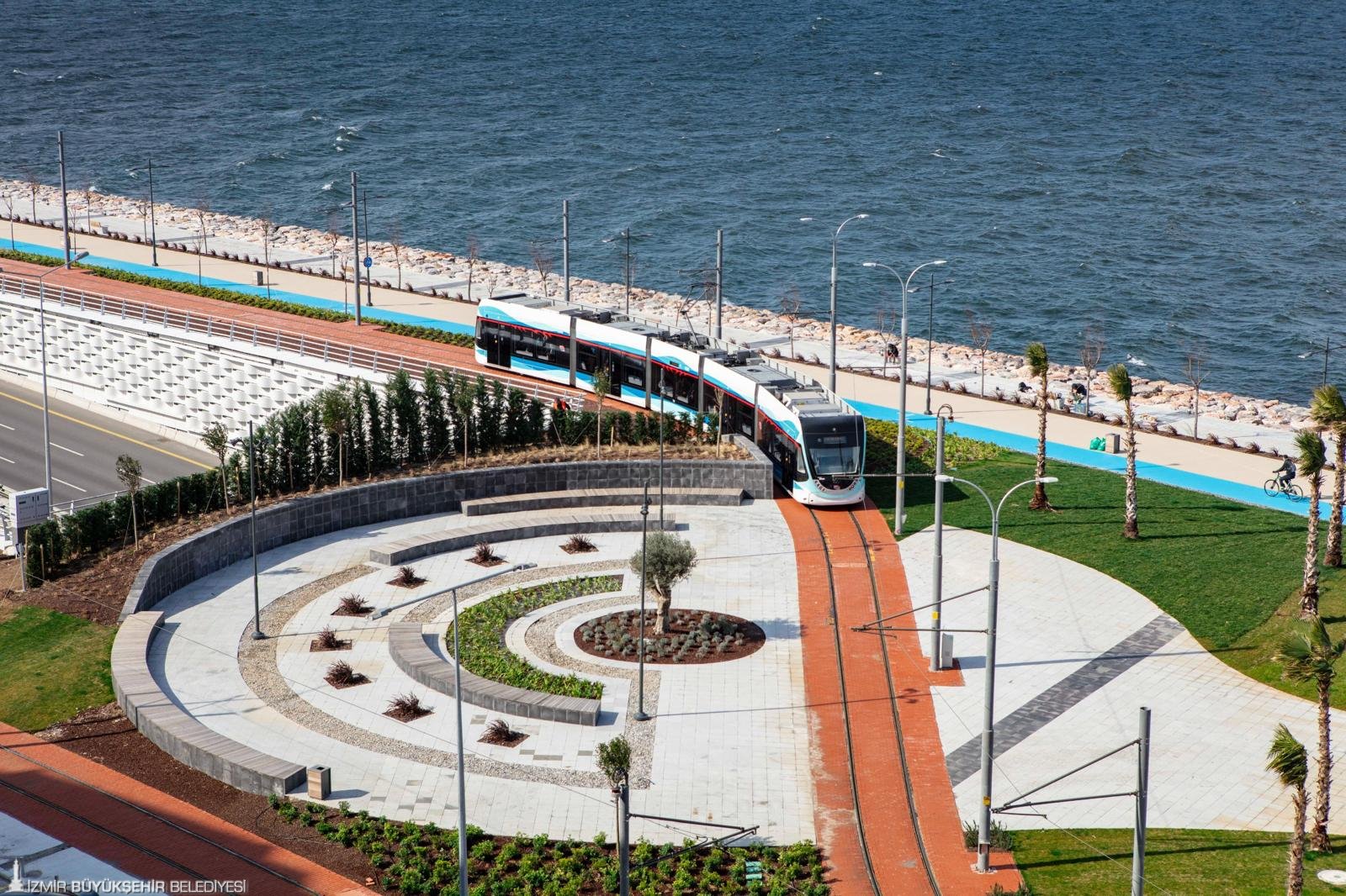 İzmir Büyükşehir Belediyesi’nin kentin ulaşım sorunlarını çözmek ve geleceğin ihtiyaçlarını