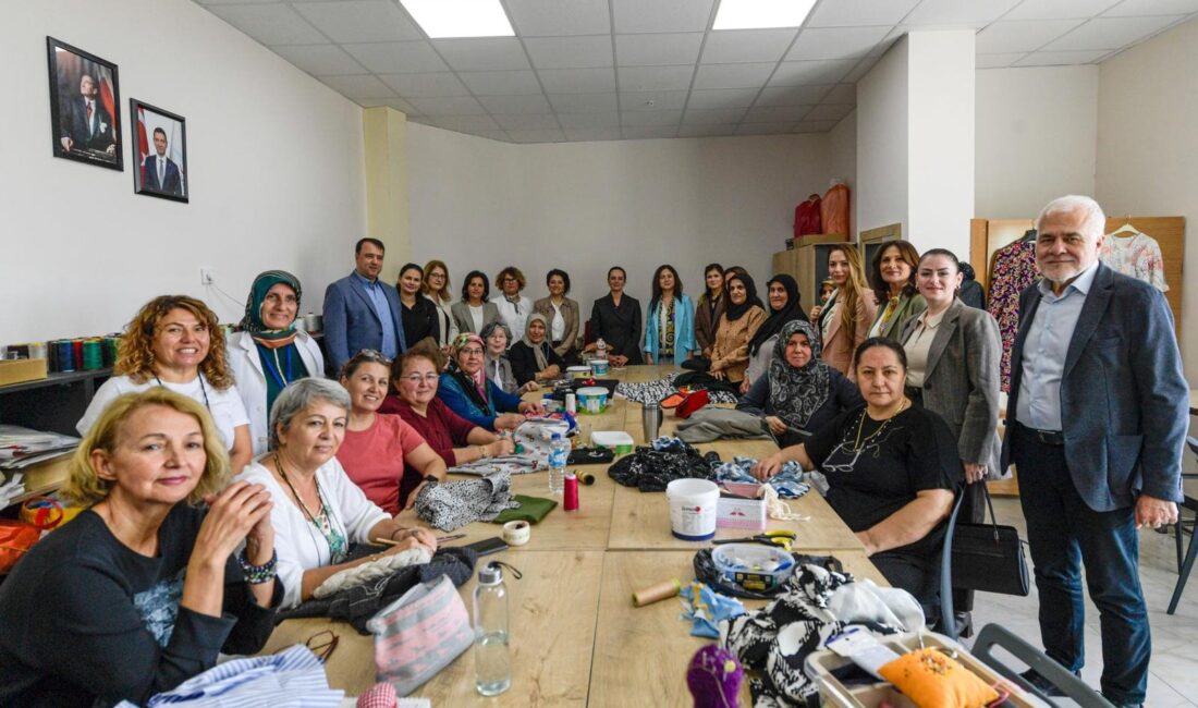 Başkan eşleri Bayraklı’da buluştu: Bahar Evi kapılarını açtı İzmir Büyükşehir Belediye Başkanı Dr. Cemil Tugay’ın eşi Öznur Tugay'ın