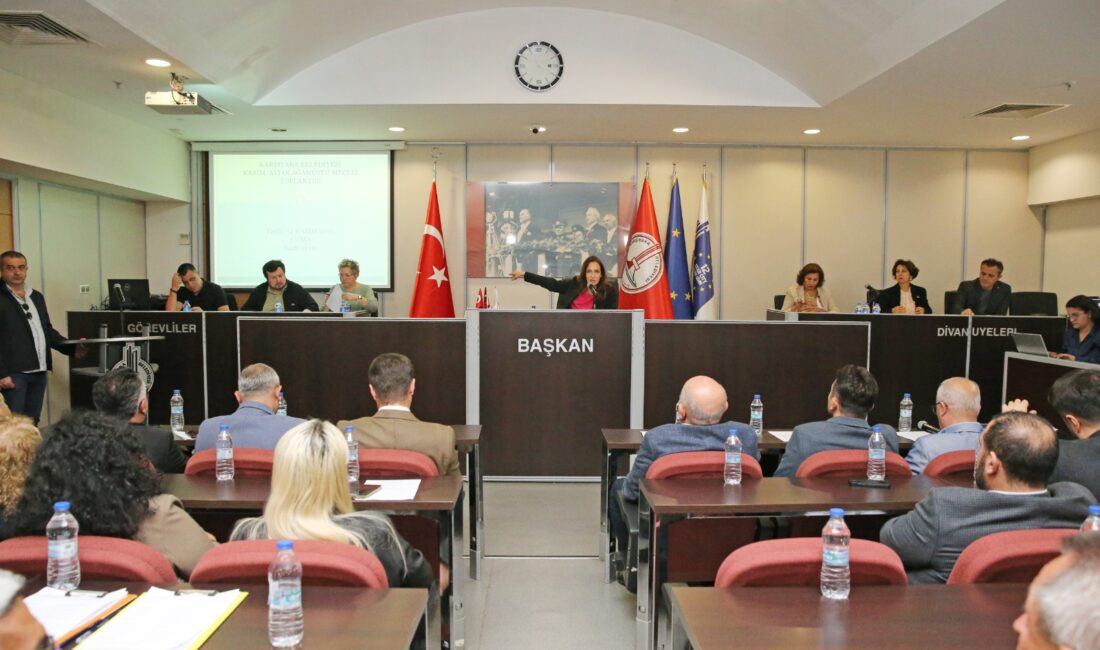 Karşıyaka’da ‘Tekstil Günleri’ krizi: Proje başka bir alanda gerçekleştirilecek Bostanlı Pazar Yeri’nde yaşanan gerginliklerin ardından Karşıyaka Belediye Başkanı Yıldız