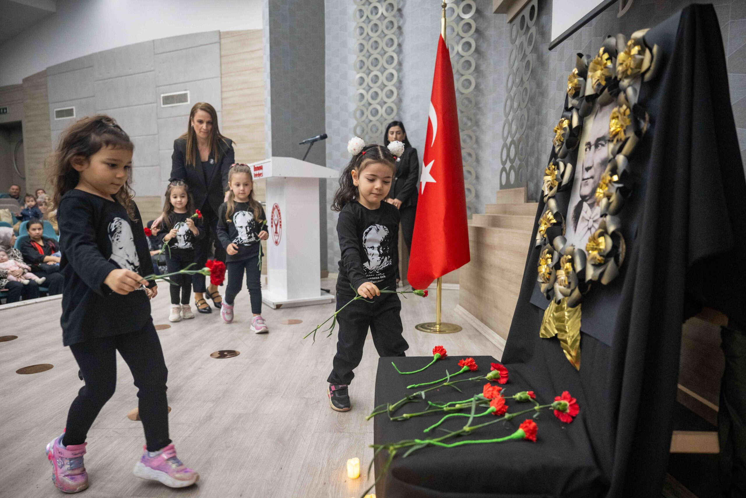 Cumhuriyetimizin Kurucusu Gazi Mustafa Kemal Atatürk, vefatının 87. yılında Bornova’da