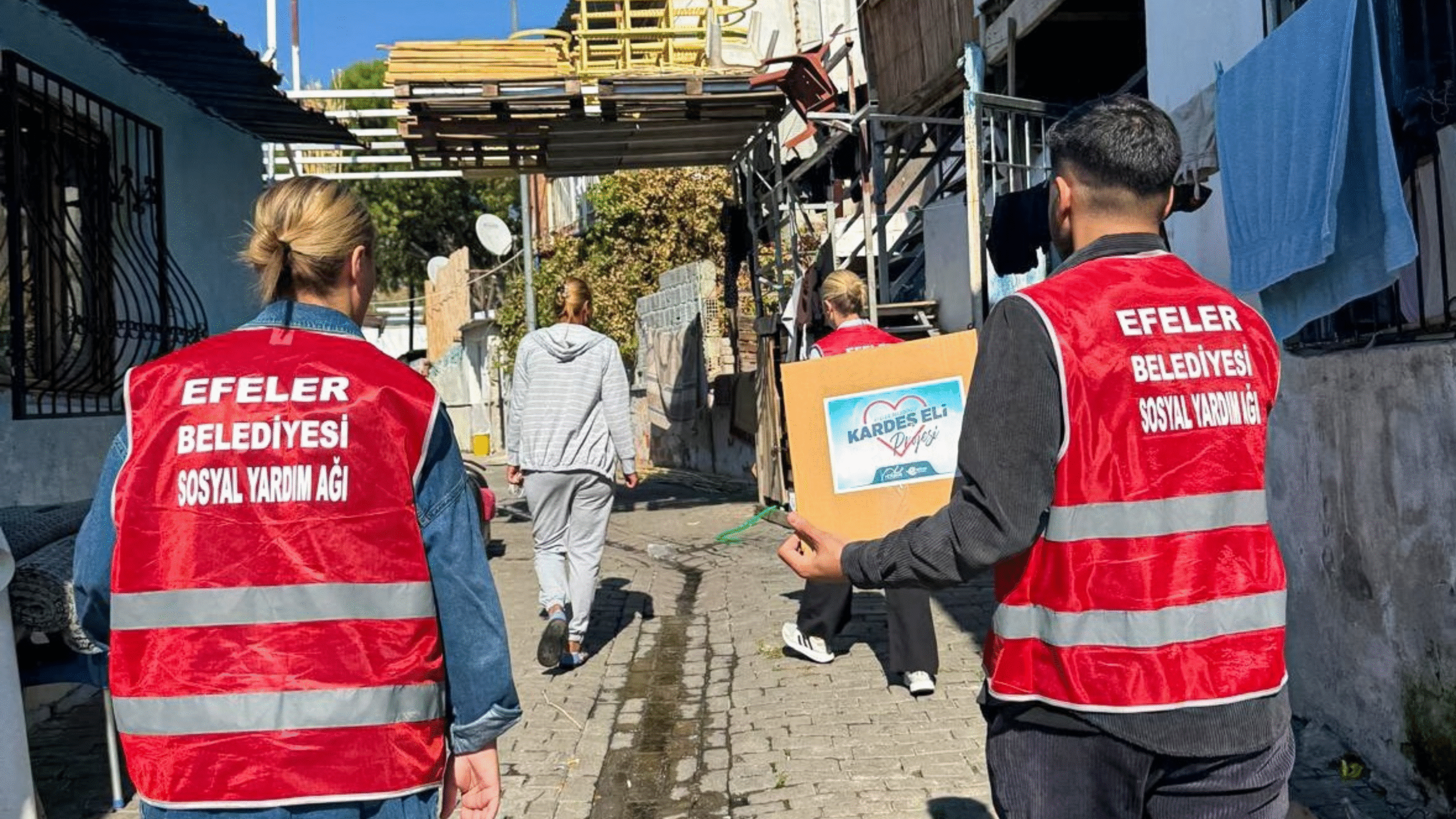 Efeler Belediye Başkanı Anıl Yetişkin, insana dokunan projeleriyle kentte yardımlaşma