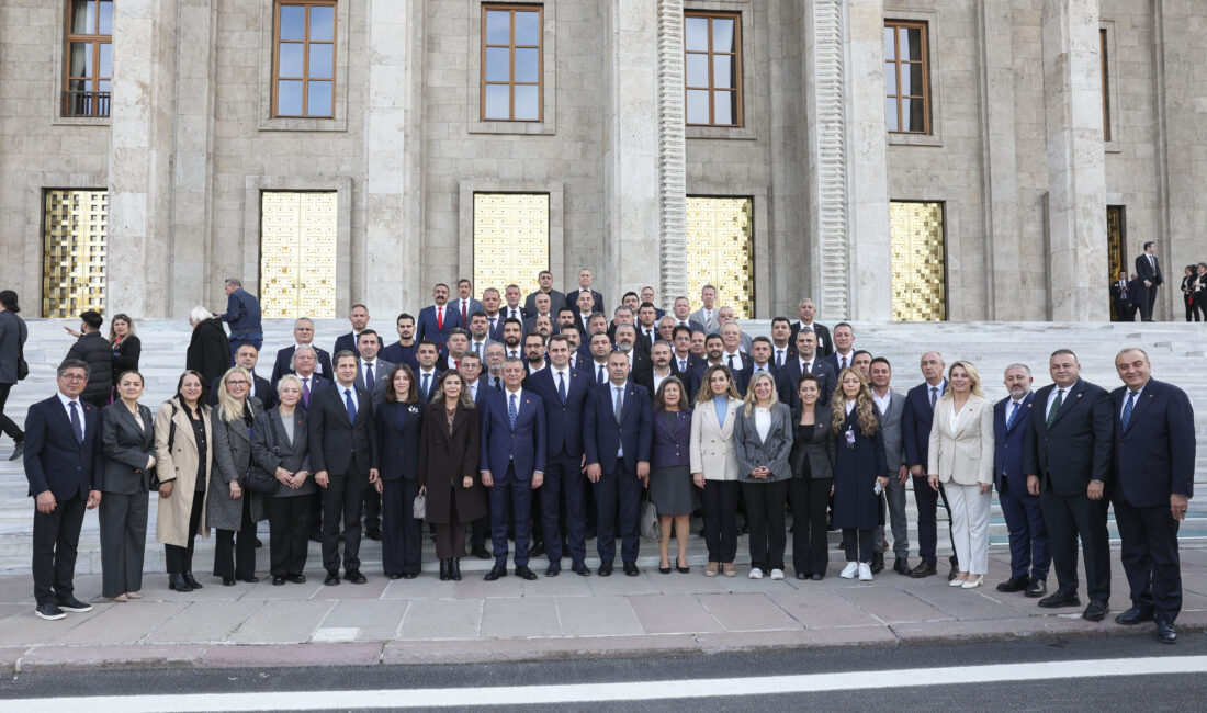 CHP İzmir yönetimi TBMM’de Grup Toplantısına katıldı, ardından Genel Başkan