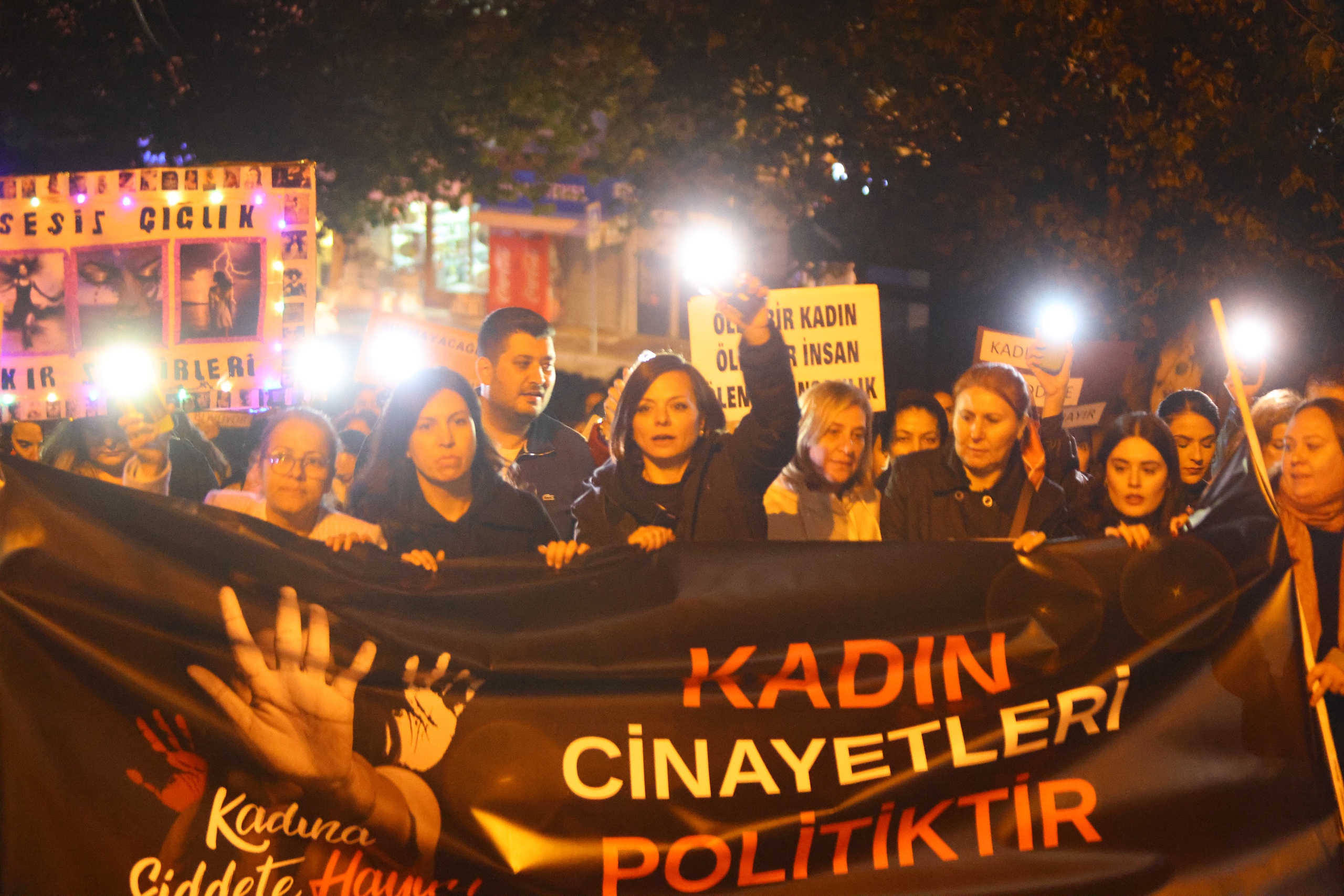 Karabağlar’da 25 Kasım Kadına Yönelik Şiddete Karşı Uluslararası Mücadele Günü