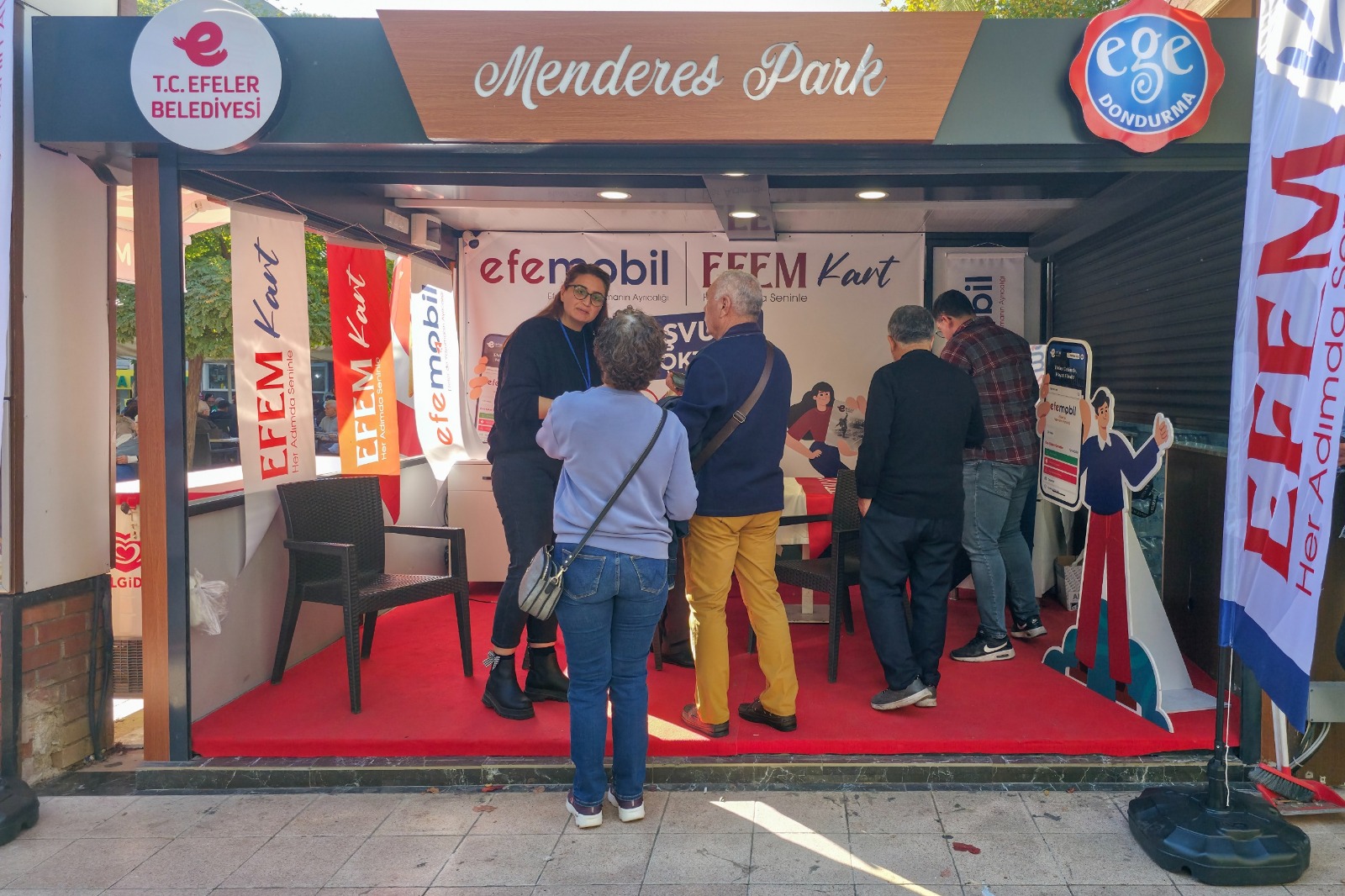 Efeler Belediyesi’nin yeni projesi Efem Kart, hem avantajlı hizmetler hem