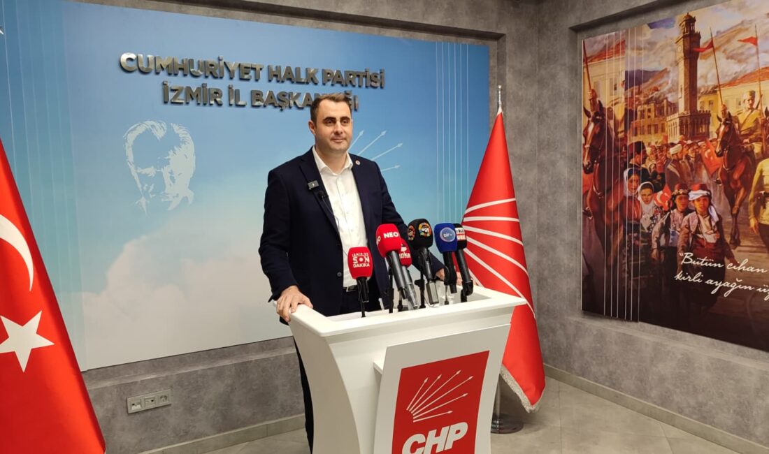 CHP İzmir İl Başkanı Çağatay Güç, basın mensuplarının katılımıyla bir