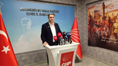 CHP İzmir İl Başkanı Çağatay Güç, basın mensuplarının katılımıyla bir