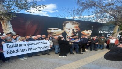 İzmir’de 165 kurum ve STK, Basmane Çukuru’nun yıllardır süren tapu