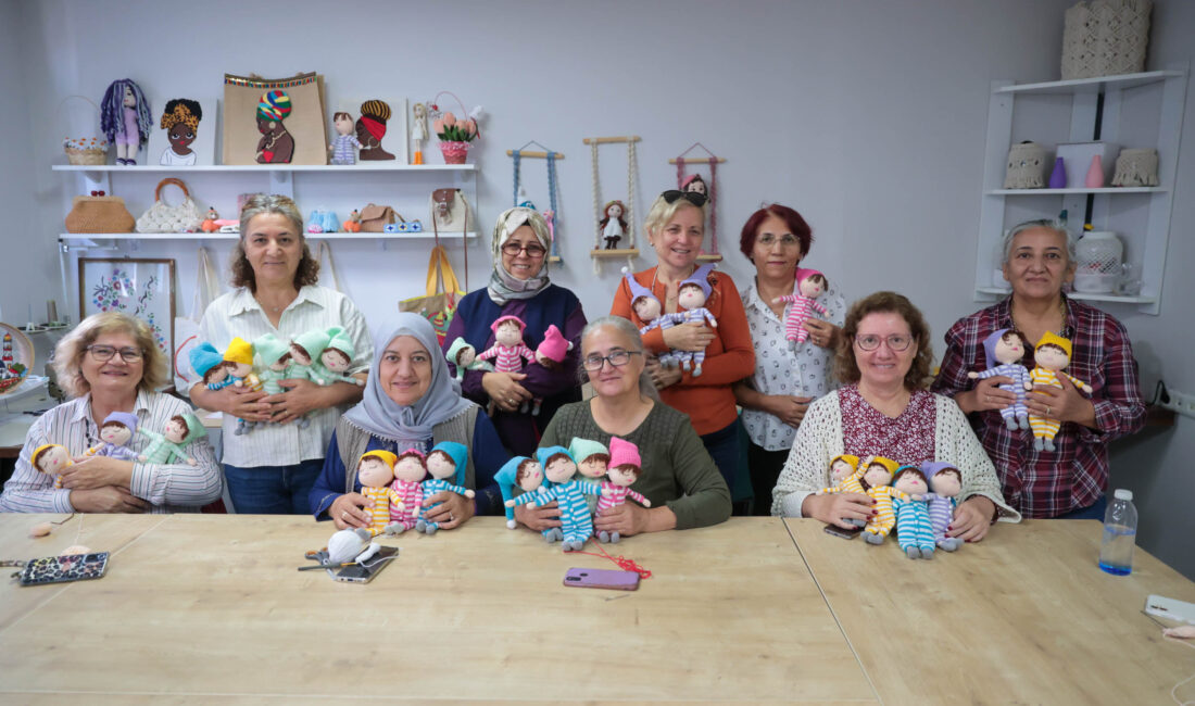 Buca Belediyesi, lösemiyle mücadele eden çocuklara moral vermek için örnek