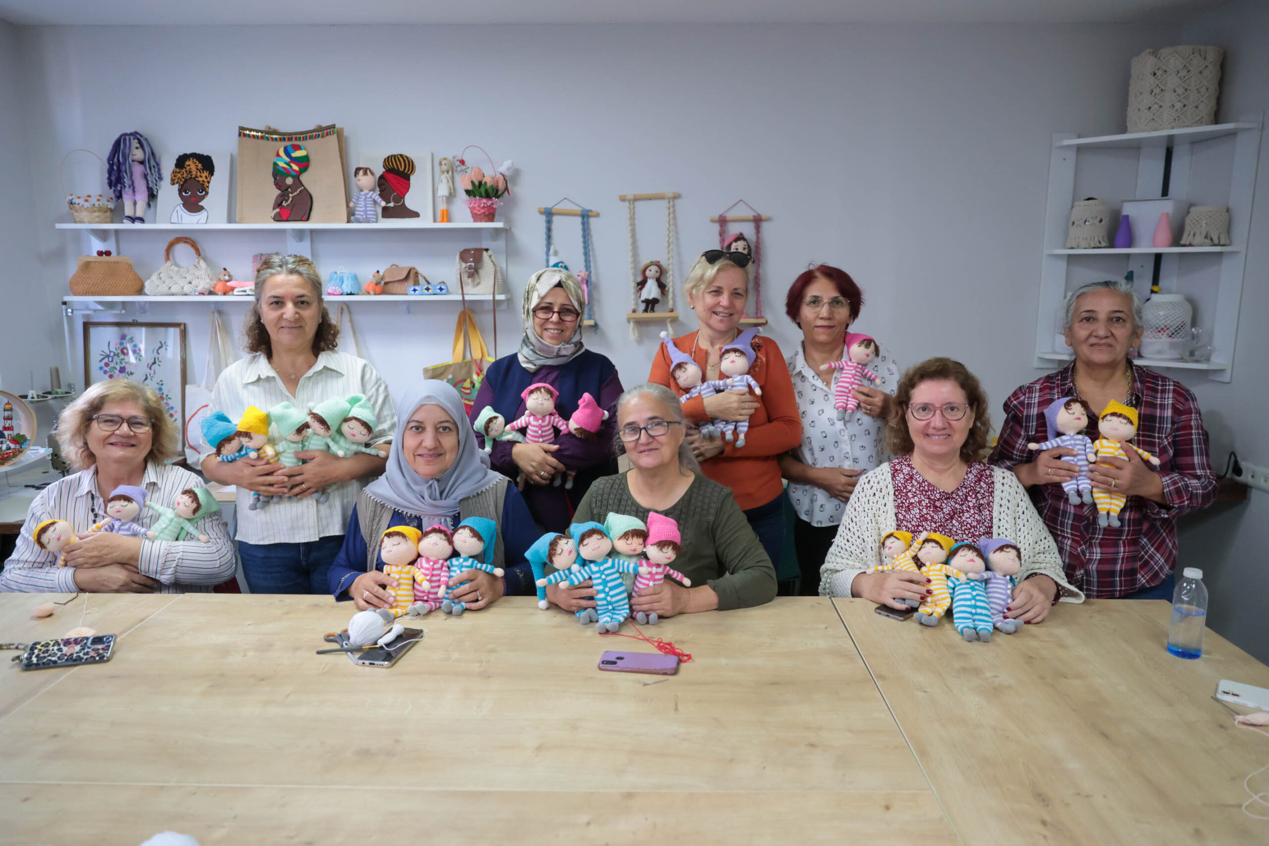 Buca Belediyesi, lösemiyle mücadele eden çocuklara moral vermek için örnek