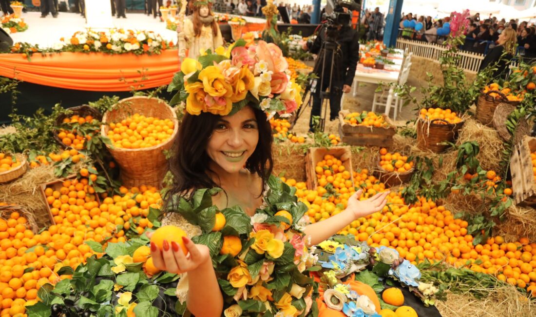 Seferihisar Belediyesi’nin organize ettiği Mandalina Şenliği, 7 Aralık Pazar günü