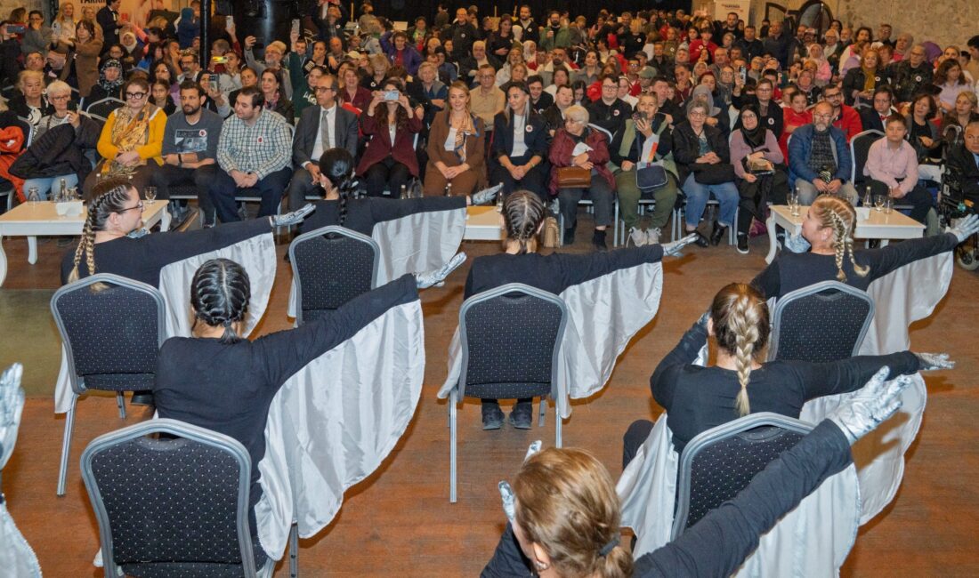 Büyükşehir’den erişilebilir kent hedefi: Engelliler Günü buluşması İzmir’de güçlü mesajlara sahne oldu İzmir Büyükşehir Belediyesi, 3 Aralık Engelliler Günü kapsamında düzenlediği buluşmada