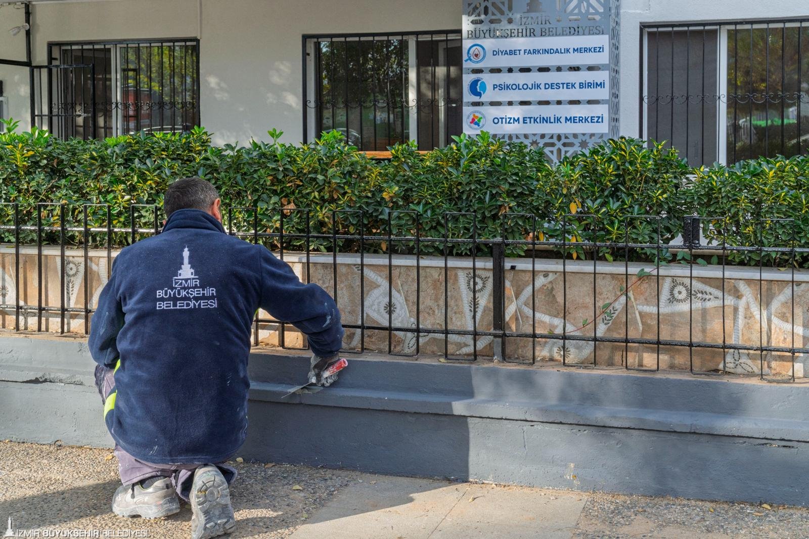 İzmir Büyükşehir Belediyesi, Karşıyaka’da uzun süredir kullanılmayan üç daireyi yenileyerek