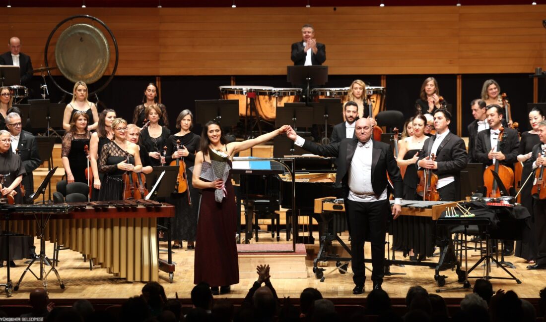 İzmir Devlet Senfonisi Orkestrası, AASSM’de verdiği konserde 21. yüzyılın en