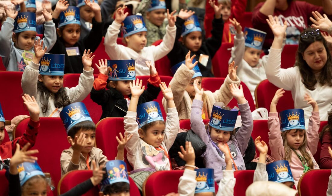 İZSU’nun “Yeni Yıla Merhaba” etkinliğinde 250 öğrenci, su tasarrufu ve