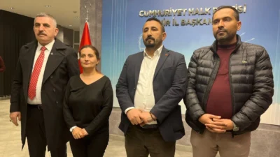 İzmir Büyükşehir Belediyesi’nde “havuz” uygulaması ve geciken ödemelere karşı eylemlerini
