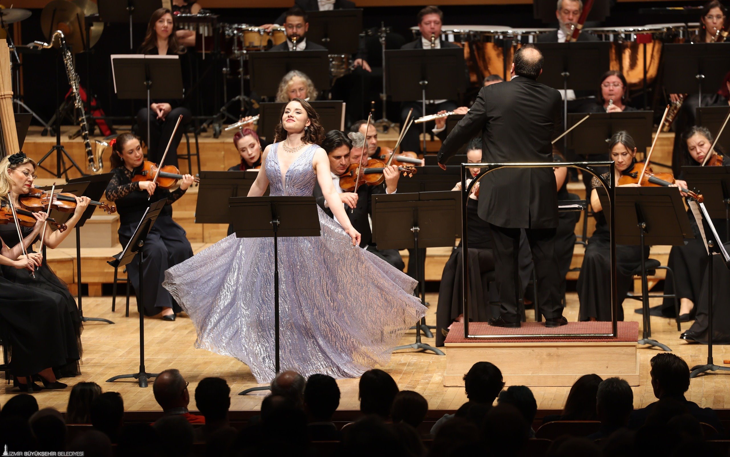 İzmir Devlet Senfoni Orkestrası, yeni yıl öncesinde Ahmed Adnan Saygun
