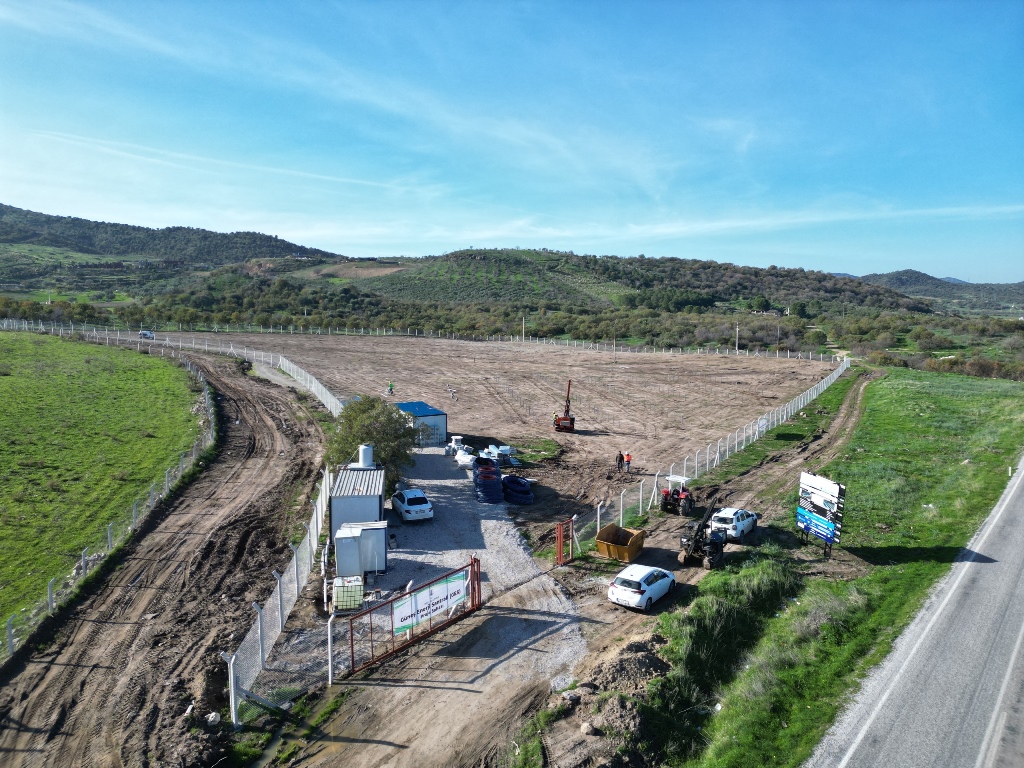 Dikili Belediyesi, Demirtaş Mahallesi’nde kurulan 1,4 MW kapasiteli Güneş Enerjisi