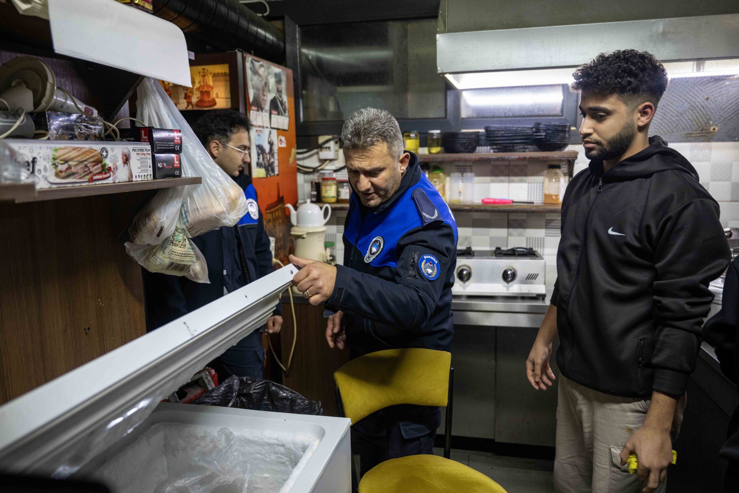 Bornova Belediyesi, yılbaşı öncesinde eğlence ve yeme-içme mekanlarında hijyen ve