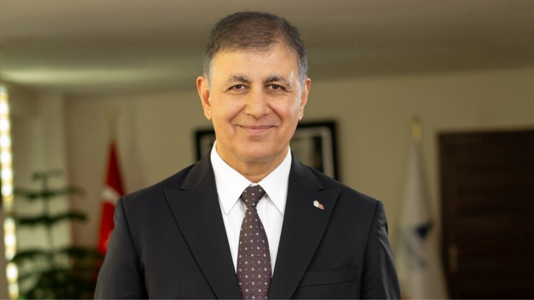 İzmir Büyükşehir Belediye Başkanı Dr. Cemil Tugay, 2026 yılına girerken
