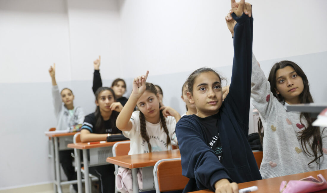 Buca Belediyesi’nin Gediz Etüt Merkezi’nde çocuklara ve yetişkinlere yönelik açtığı