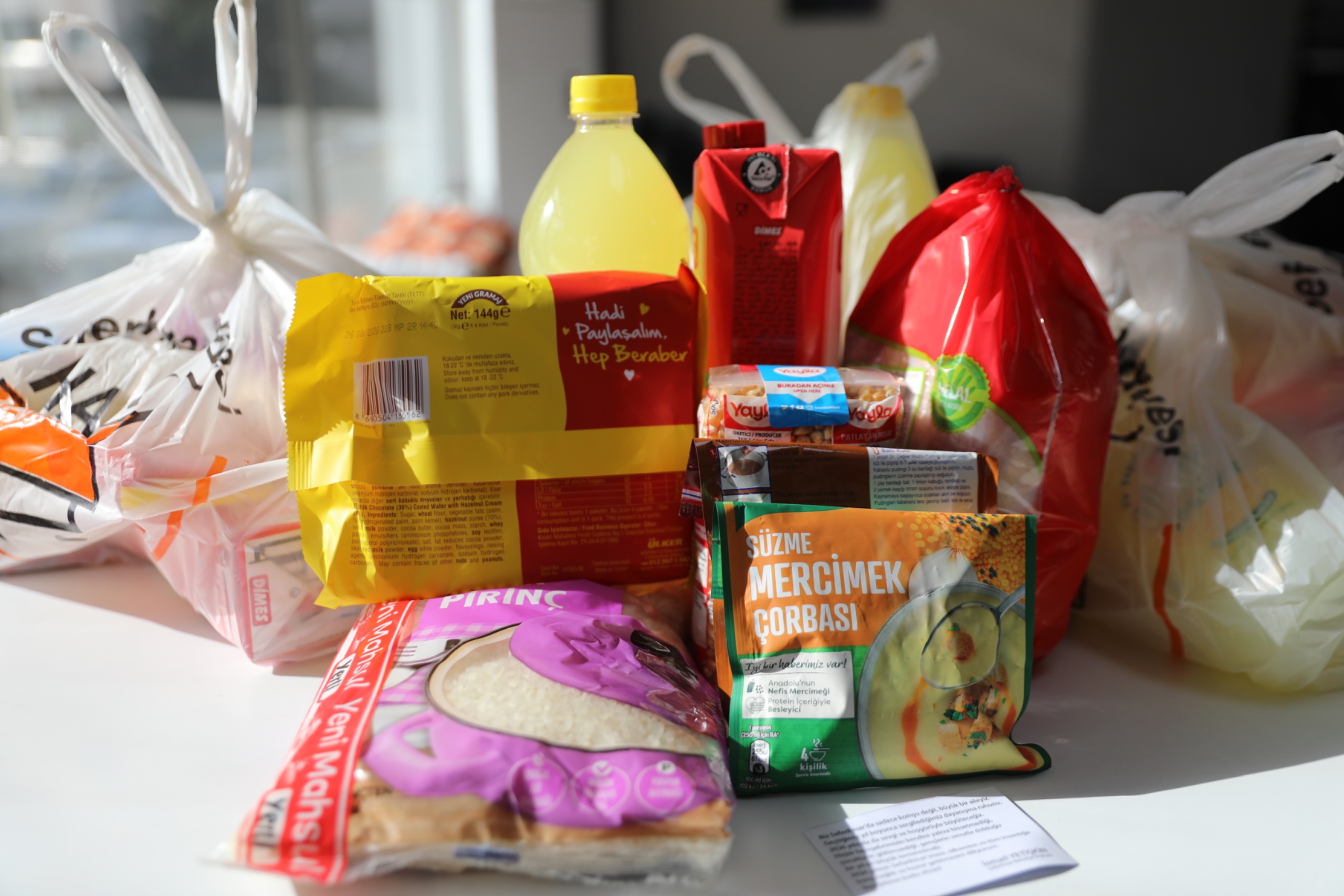 Seferihisar Belediyesi, Halk Kart uygulaması kapsamında destek alan 300 aileye