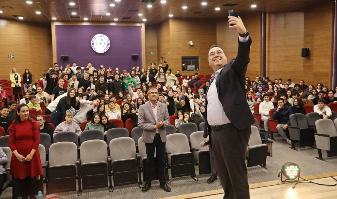 Manisa Büyükşehir Belediyesi’nin ihtiyaç sahibi üniversite öğrencilerine yönelik eğitim desteklerinde