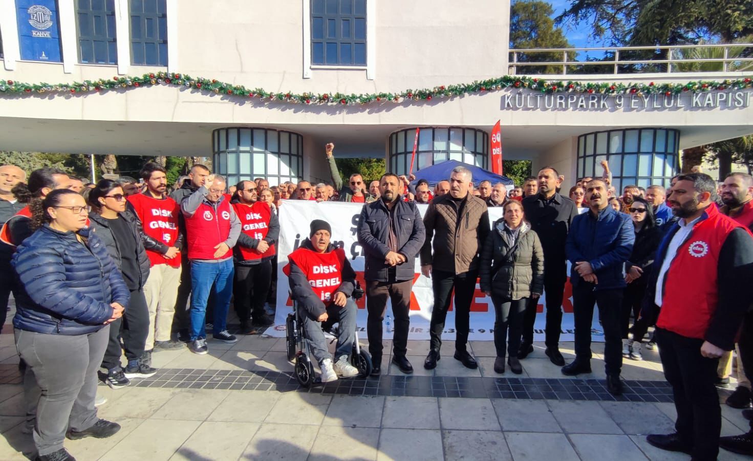 İzmir Büyükşehir Belediyesi iştirakleri için yapılan banka promosyon ihalesi, bankalardan