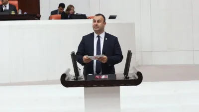 CHP İzmir Milletvekili ve Parti Meclisi Üyesi Ednan Arslan, İzmir’de