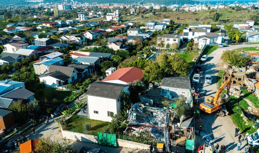 Seferihisar Belediyesi, Sığacık Karagöl mevkiinde kaçak yapılaşmaya karşı yürüttüğü çalışmalarda