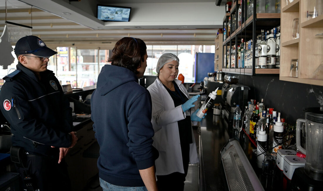 Kuşadası Belediyesi, yılbaşı öncesinde gıda satışı yapan kafe ve restoranlara