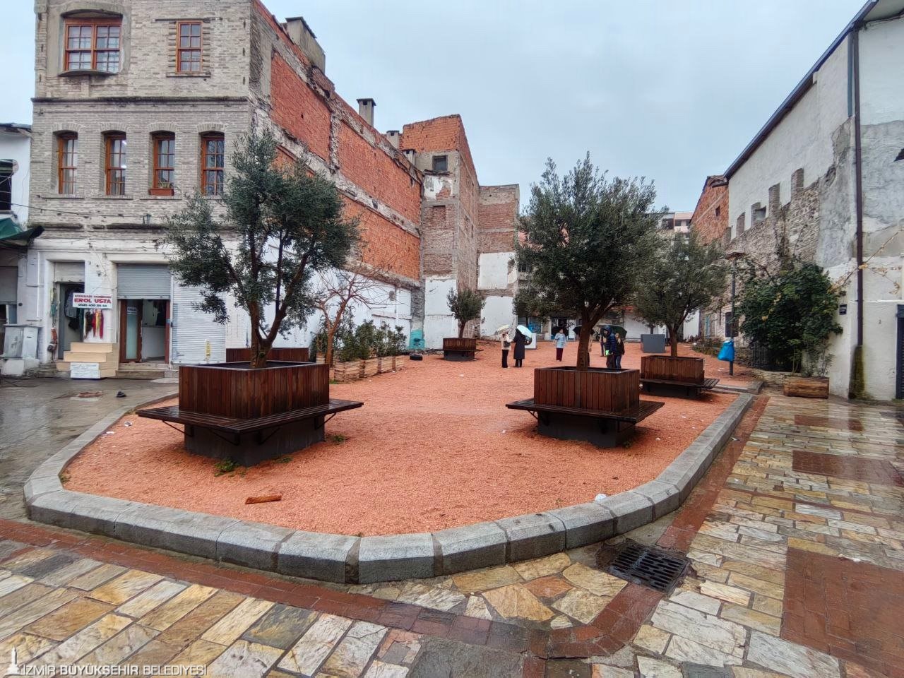 İzmir Büyükşehir Belediyesi’nin Güzel İzmir Hareketi kapsamında Havralar Meydanı için