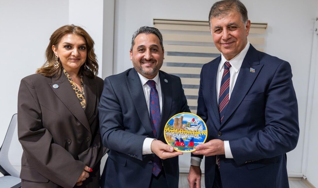 İzmir Büyükşehir Belediye Başkanı Dr. Cemil Tugay, Bakü–İzmir kardeş şehir