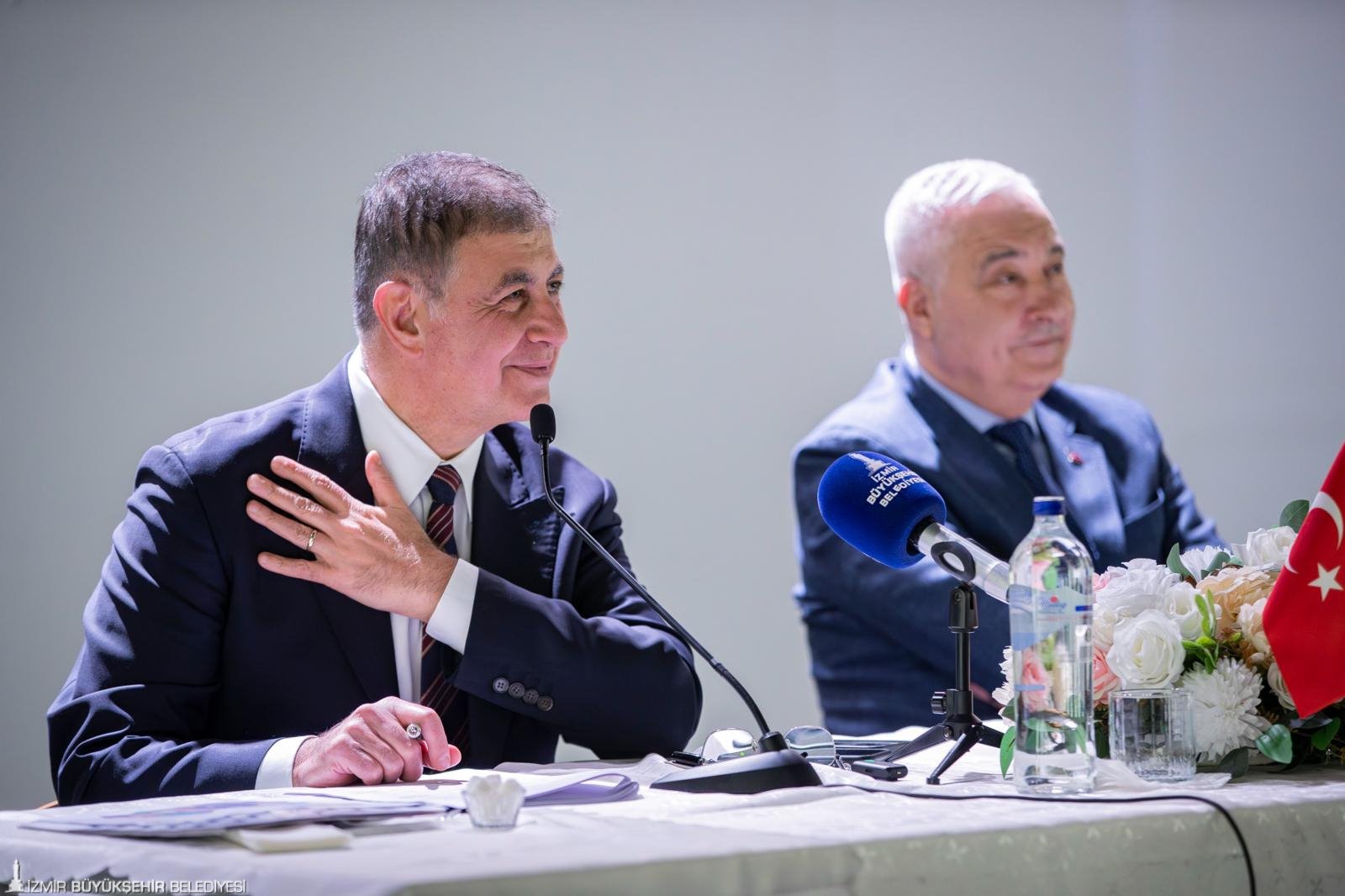 İzmir Büyükşehir Belediye Başkanı Dr. Cemil Tugay, Kemalpaşa’daki 49 mahallenin