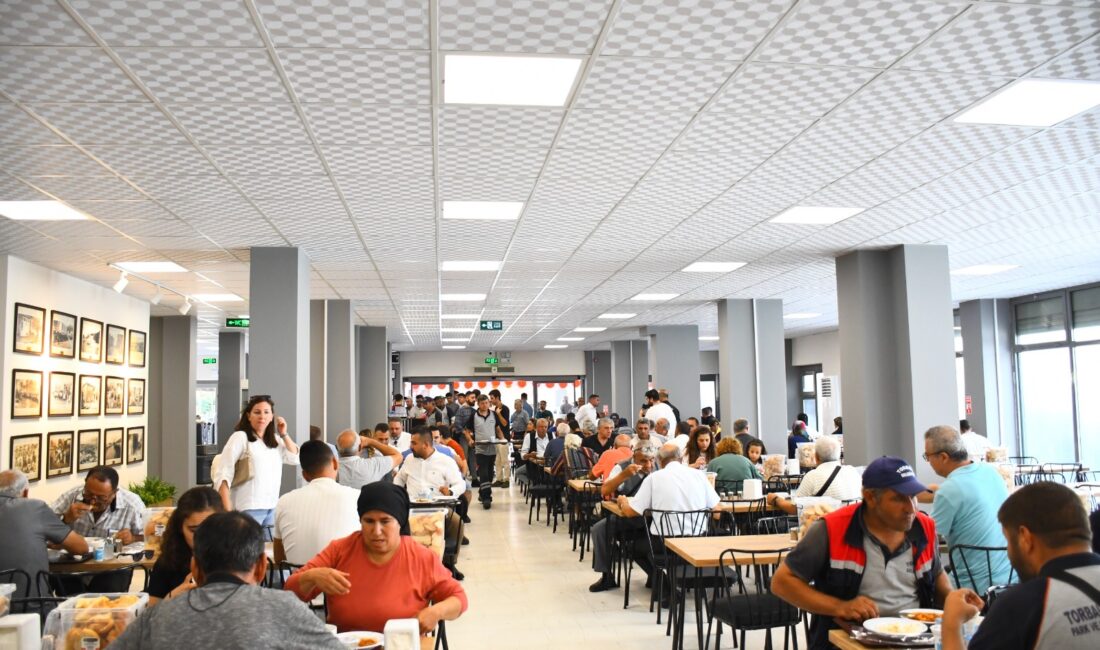Torbalı’da dayanışma sürüyor: Kent Lokantaları dar gelirlinin sofrası oldu Torbalı Belediyesi’nin Torbalı ve Ayrancılar’da hizmete açtığı Kent Lokantaları, her