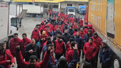 Migros depolarında yüzde 28’lik zam teklifini reddeden işçilerin başlattığı iş