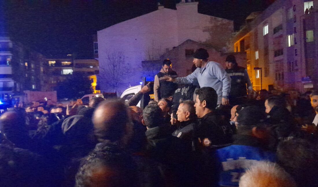 Kuşadası Belediyesi, Aydın Büyükşehir Belediyesi zabıta ekiplerinin hizmet alanına akşam