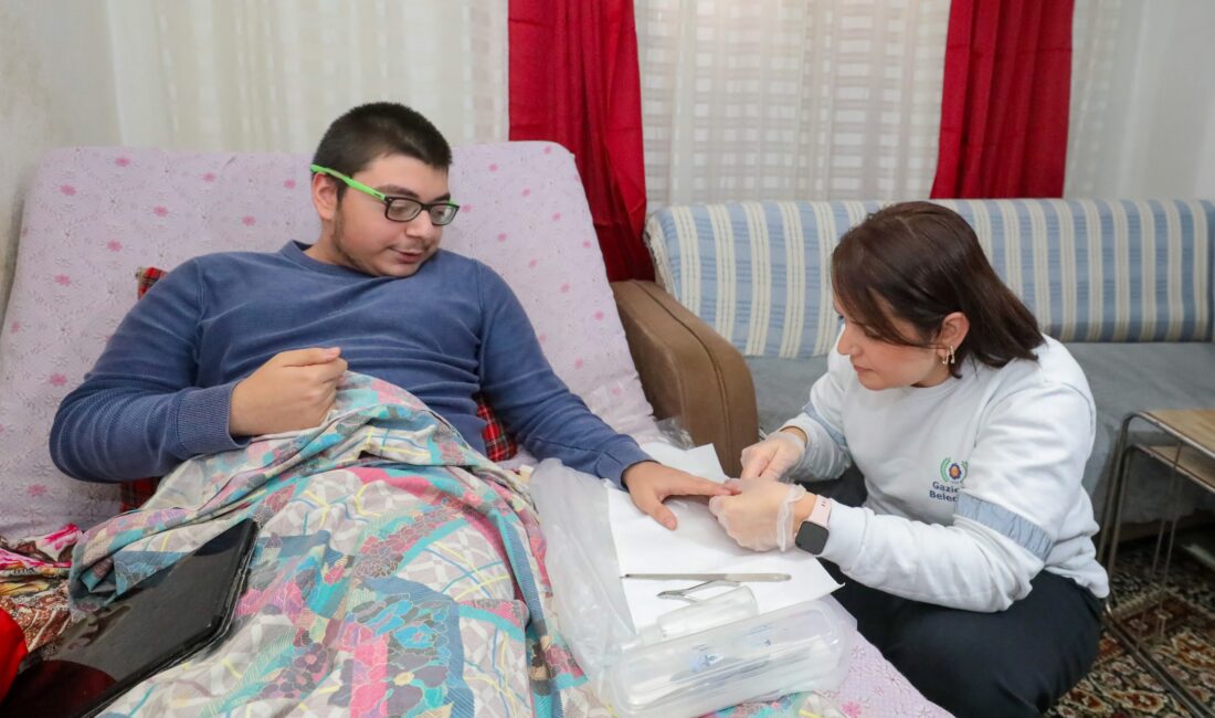 Gaziemir Belediyesi’nin engelli, yaşlı, hasta ve dezavantajlı bireylere yönelik Evde