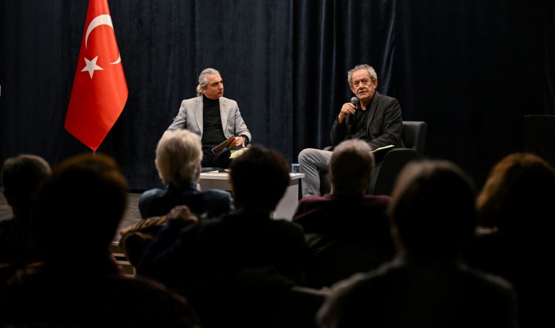 Bornova Kent Söyleşileri’nde oyun yazarı ve yönetmen Haluk Işık, “Oğlum